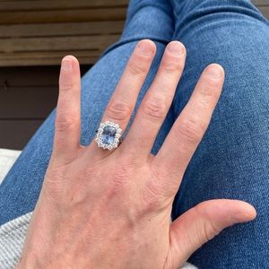 Unheated untreated natural sapphire (GIA) and diamond ring.